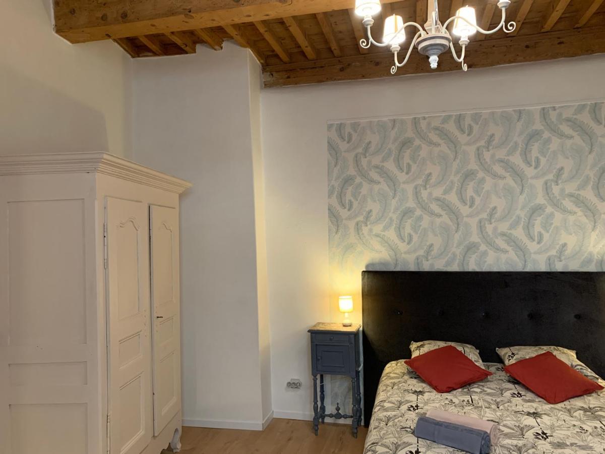 Appartement De Charme Dans Le Coeur Historique D'Uzès Екстериор снимка