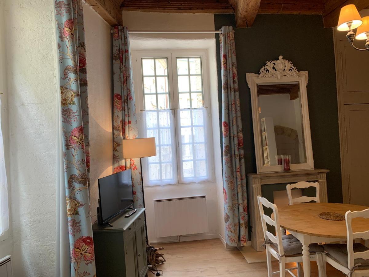 Appartement De Charme Dans Le Coeur Historique D'Uzès Екстериор снимка