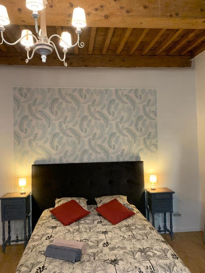 Appartement De Charme Dans Le Coeur Historique D'Uzès Екстериор снимка