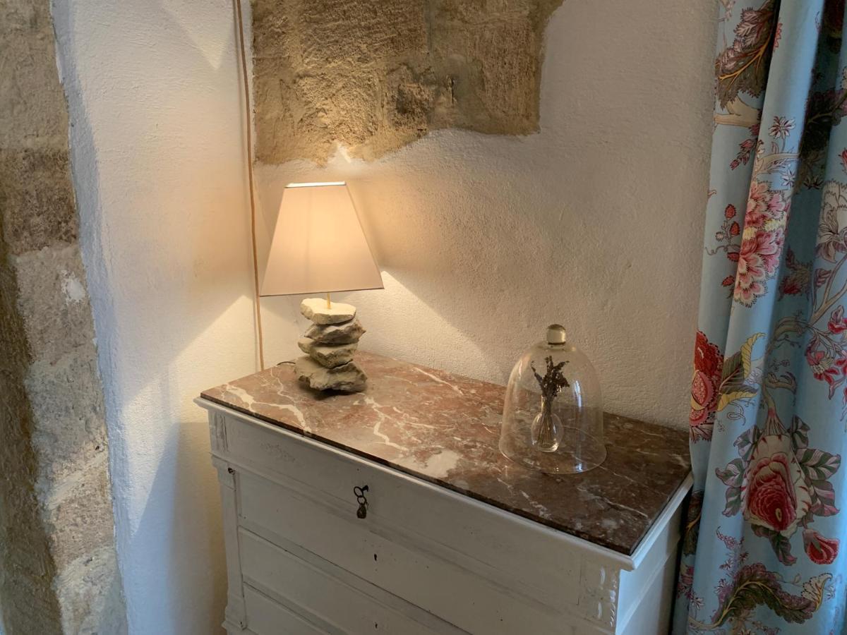 Appartement De Charme Dans Le Coeur Historique D'Uzès Екстериор снимка