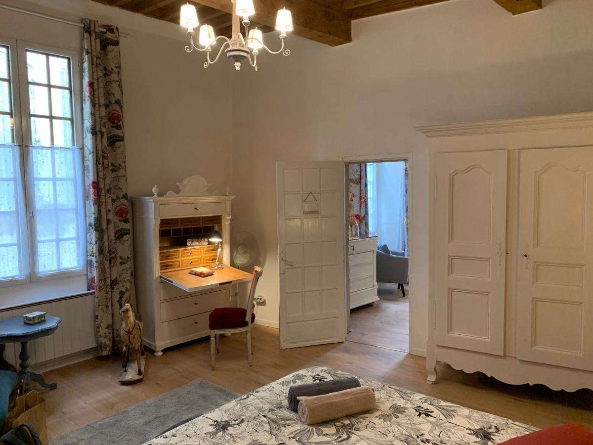 Appartement De Charme Dans Le Coeur Historique D'Uzès Екстериор снимка