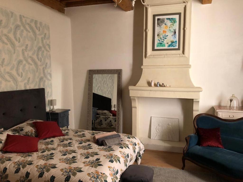 Appartement De Charme Dans Le Coeur Historique D'Uzès Екстериор снимка